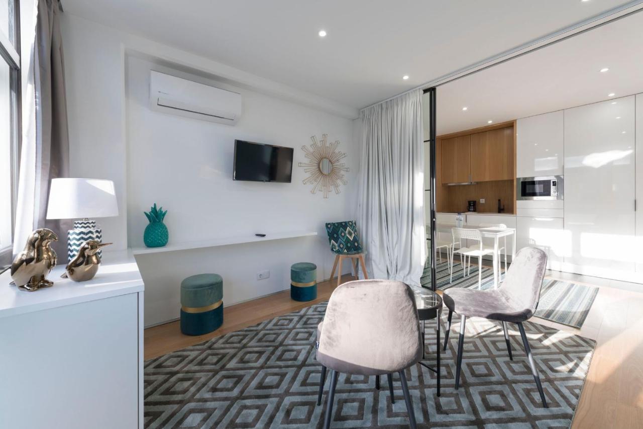 Lovelystay - Wohaza Apartment With Free Private Parking ポルト エクステリア 写真