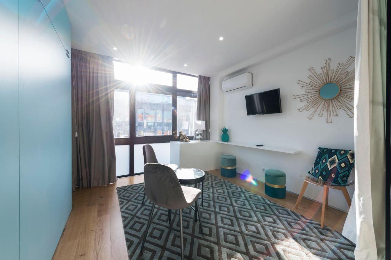 Lovelystay - Wohaza Apartment With Free Private Parking ポルト エクステリア 写真