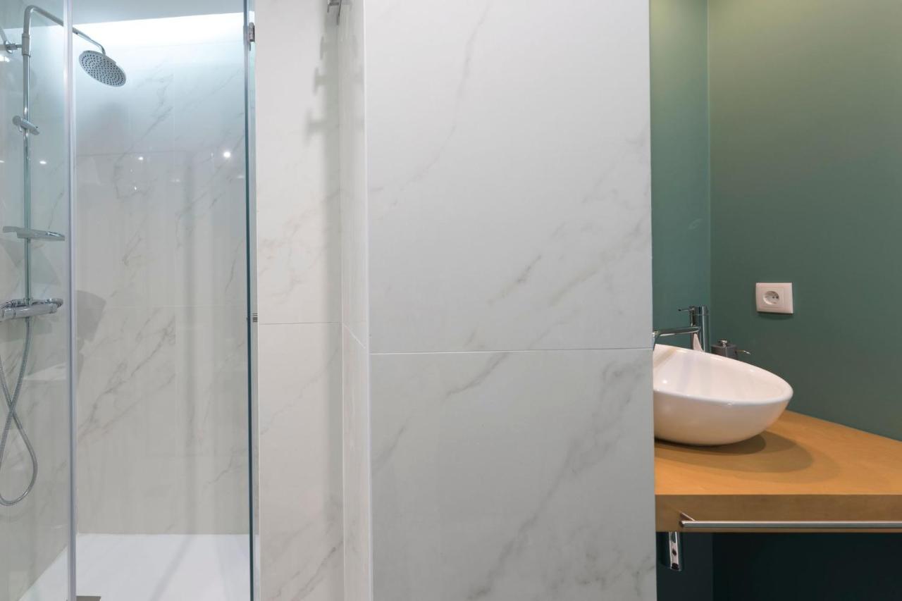 Lovelystay - Wohaza Apartment With Free Private Parking ポルト エクステリア 写真