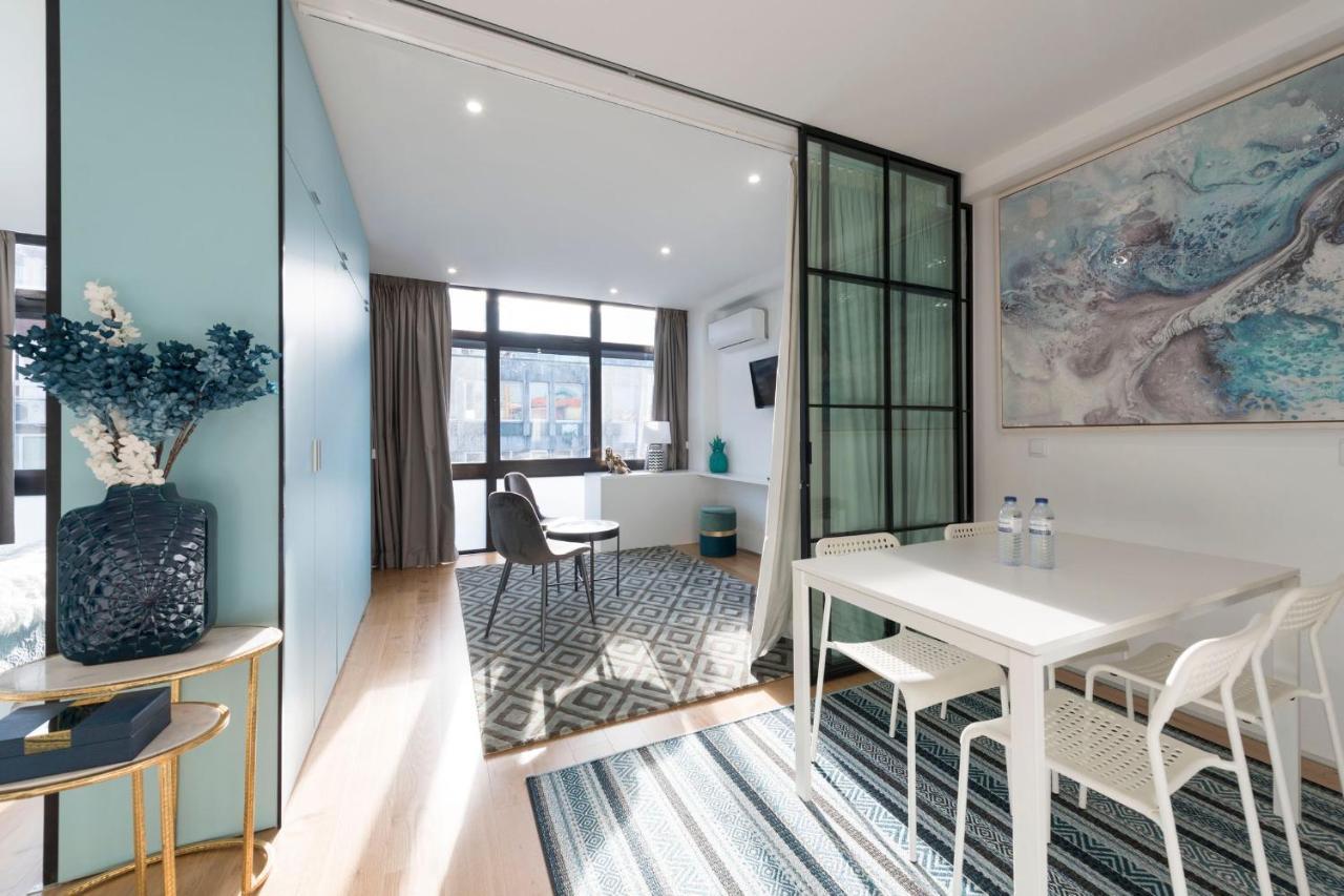 Lovelystay - Wohaza Apartment With Free Private Parking ポルト エクステリア 写真